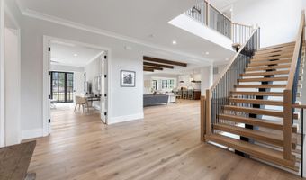 3556 N VALLEY St, Arlington, VA 22207