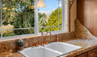 12 Pathfinder Trl, Bozeman, MT 59718