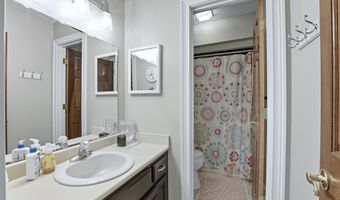 303 Hunters Rdg, Auburn, IN 46706