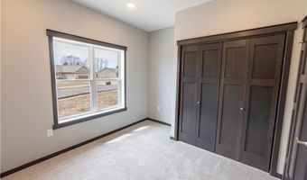 1368 Cypress Ct, Altoona, WI 54720