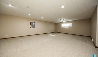 2609 E Sunflower St, Brandon, SD 57005