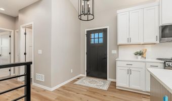 405 N Sunshine Ave, Brandon, SD 57005