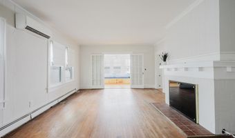 301 Compass Ave, Beachwood, NJ 08722