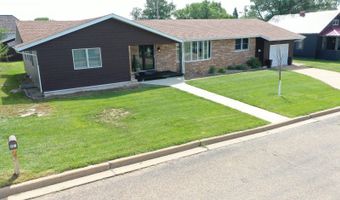203 3rd Ave SW, Bowman, ND 58623