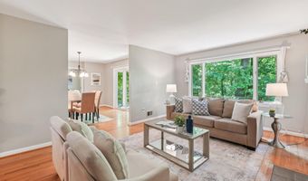 2647 S KENT St, Arlington, VA 22202