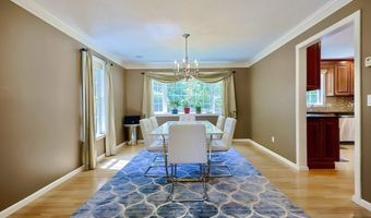 8 Pilgrim Rd, Ashland, MA 01721