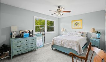 219 W Appletree Ln, Arlington Heights, IL 60004
