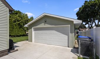 902 E FREMONT St, Appleton, WI 54915