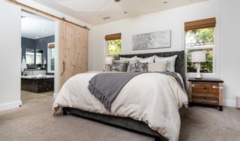 6658 Thrasher Pl, Carlsbad, CA 92011