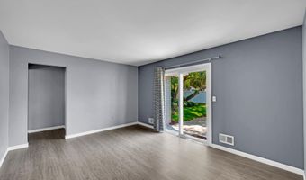 21 Birch St, Beachwood, NJ 08722