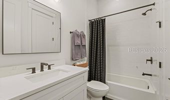 37 Park Sq S, Beaufort, SC 29907