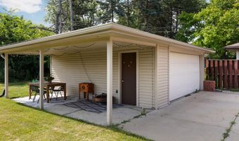 1534 Barrington Pl, Ann Arbor, MI 48103