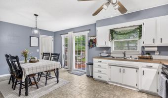 668 W Springfield St, Aurora, MO 65605