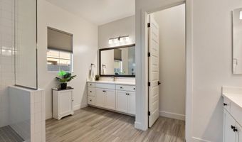 2080 E AQUARIUS Pl, Chandler, AZ 85249