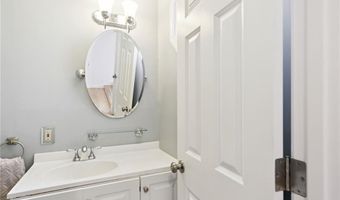 35 Anna Olivo Ct, Narragansett, RI 02882