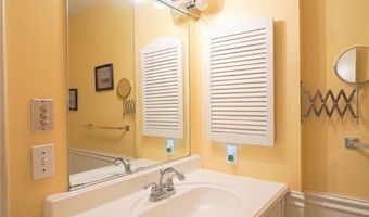 1104 Netherton Ct, Amherst, NY 14051