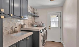 712 S Lost Canyon Rd, Anaheim, CA 92808