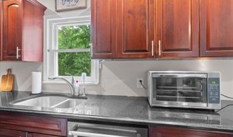 427 Shepperd Ln, Alloway, NJ 07422