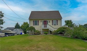 2 Beatrice Ln, Bristol, RI 02809