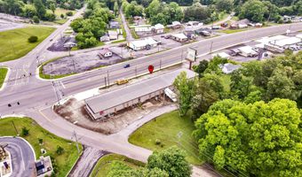 702 S White St, Athens, TN 37303