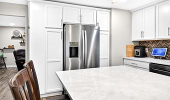 1645 E ROELAND Ave, Appleton, WI 54915