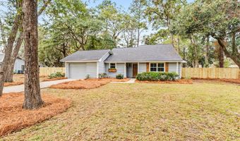 10 Chesterfield Lake Dr, Beaufort, SC 29906