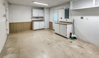 2114 Oakglen Dr, Ardmore, OK 73401