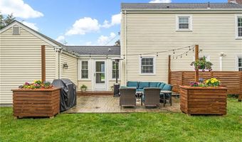 25 Marshall Way, East Providence, RI 02916