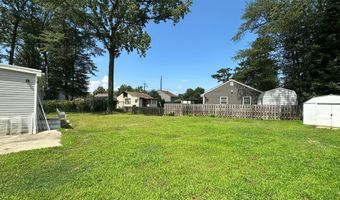 55 Oregon Ave, Middletown, NJ 07748