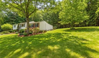 8 Ledgemont Dr, Lincoln, RI 02865