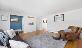 289 Oliphant Ln, Middletown, RI 02842