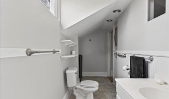 227 High St, Belfast, ME 04915