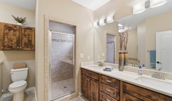 1402 S 7th St, Adel, IA 50003
