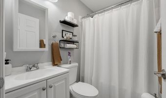 1704 Dallas St, Auburn, IN 46706