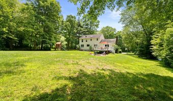 52 Thornridge Dr, Colchester, CT 06415