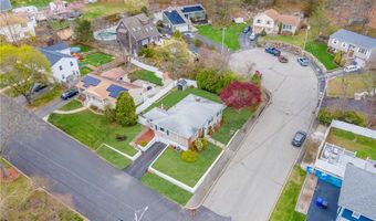 6 Longmeadow Dr, North Providence, RI 02904
