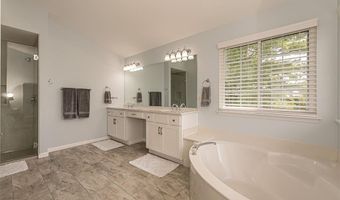 733 Castle Ridge Dr, Ballwin, MO 63021