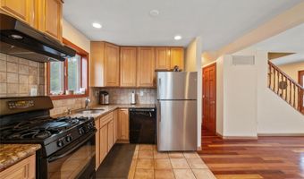 65 Netherwood Dr, Albertson, NY 11507