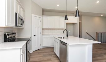 529 Meadows Ct, Polk City, IA 50226