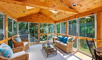 16 Williamsburg Dr, Amherst, NH 03031