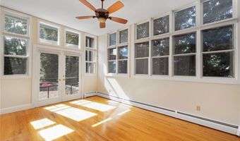 107 Old Beach Rd 2, Newport, RI 02840