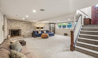95 The Dell, Albertson, NY 11507