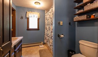 4 Howard Siding Ln, Abbot, ME 04406