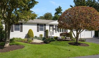 40 Quail Hollow Rd, Cranston, RI 02920