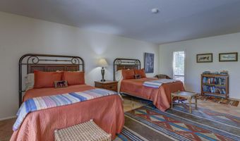 1049 N BOULDER Dr, Carefree, AZ 85377