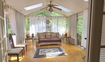 9003 CHERRYTREE Dr, Alexandria, VA 22309