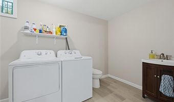 9 Doran Ave, Bristol, RI 02809