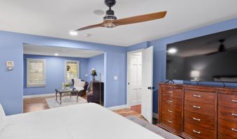 10 Barrington Dr, Bedford, NH 03110