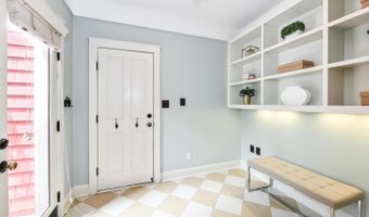 1812 N RANDOLPH St, Arlington, VA 22207