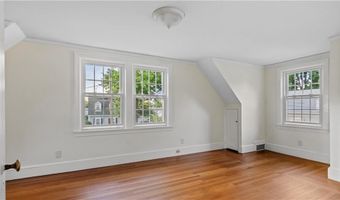 20 Bowen St, East Providence, RI 02916